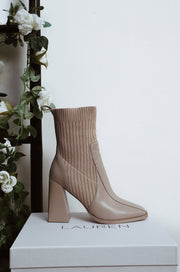 DIAZ - Mid Heels Ankle Boots in Begie